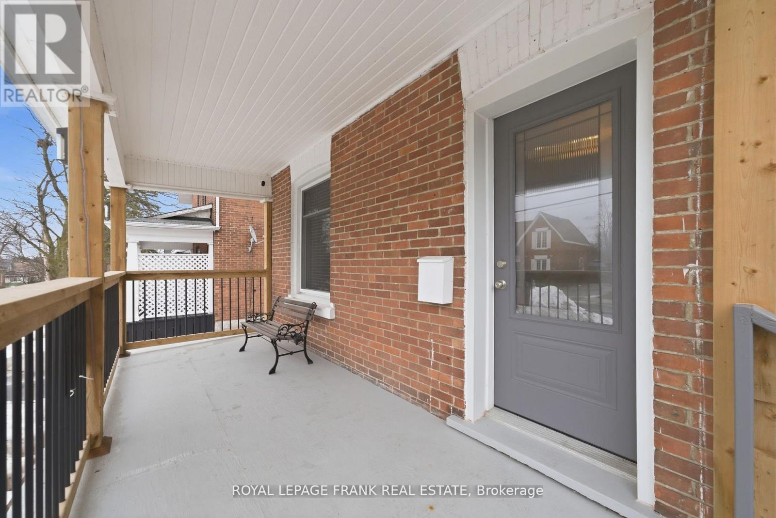 121 DURHAM STREET W — photo 4