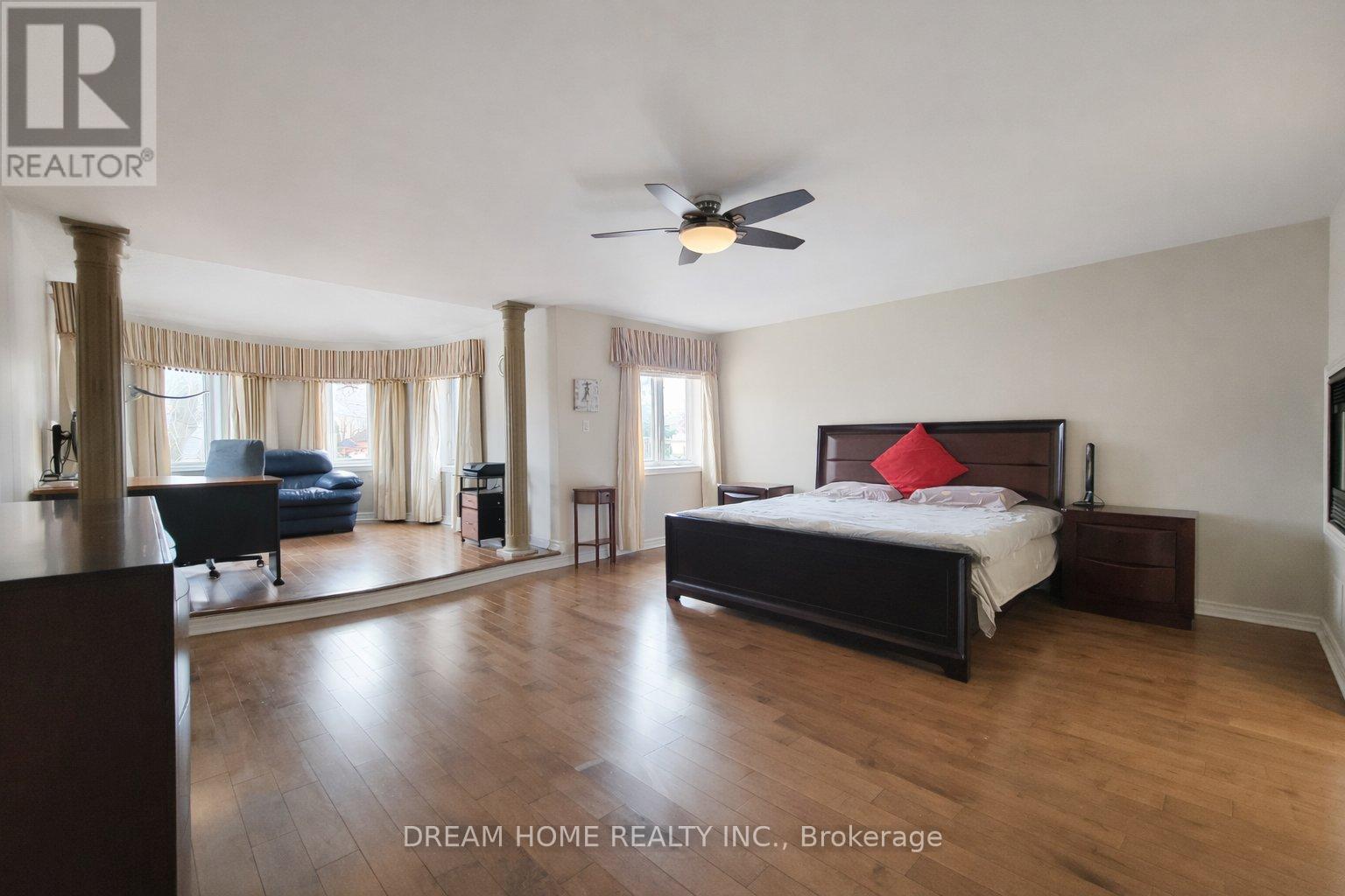 735 FOXCROFT BOULEVARD - 12
