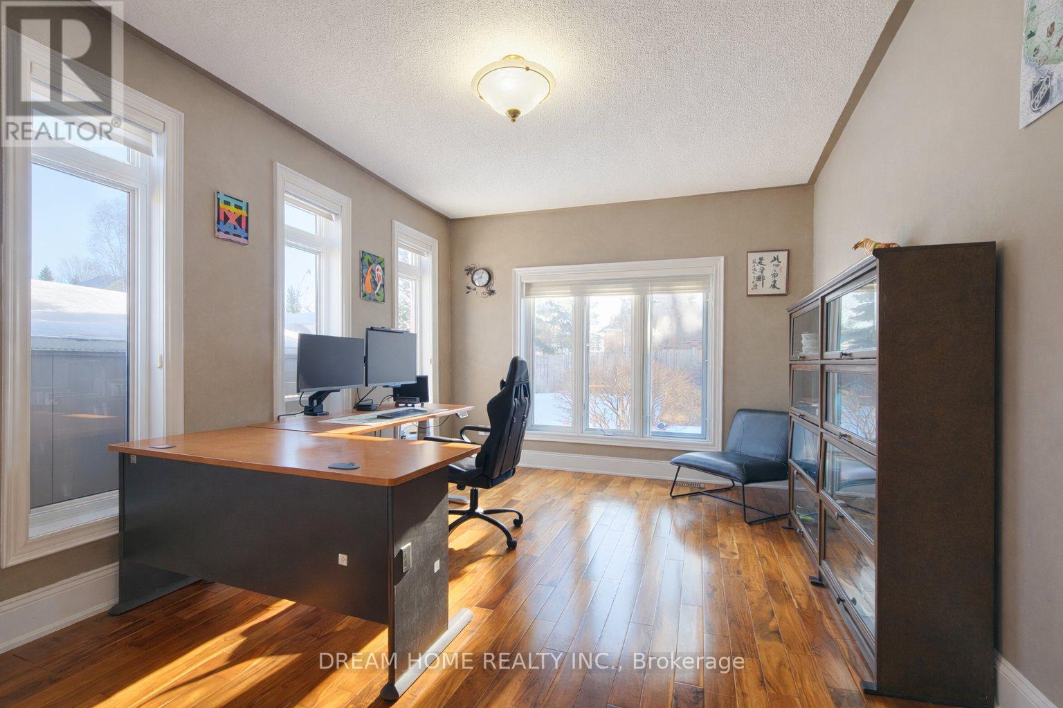 735 FOXCROFT BOULEVARD - 8