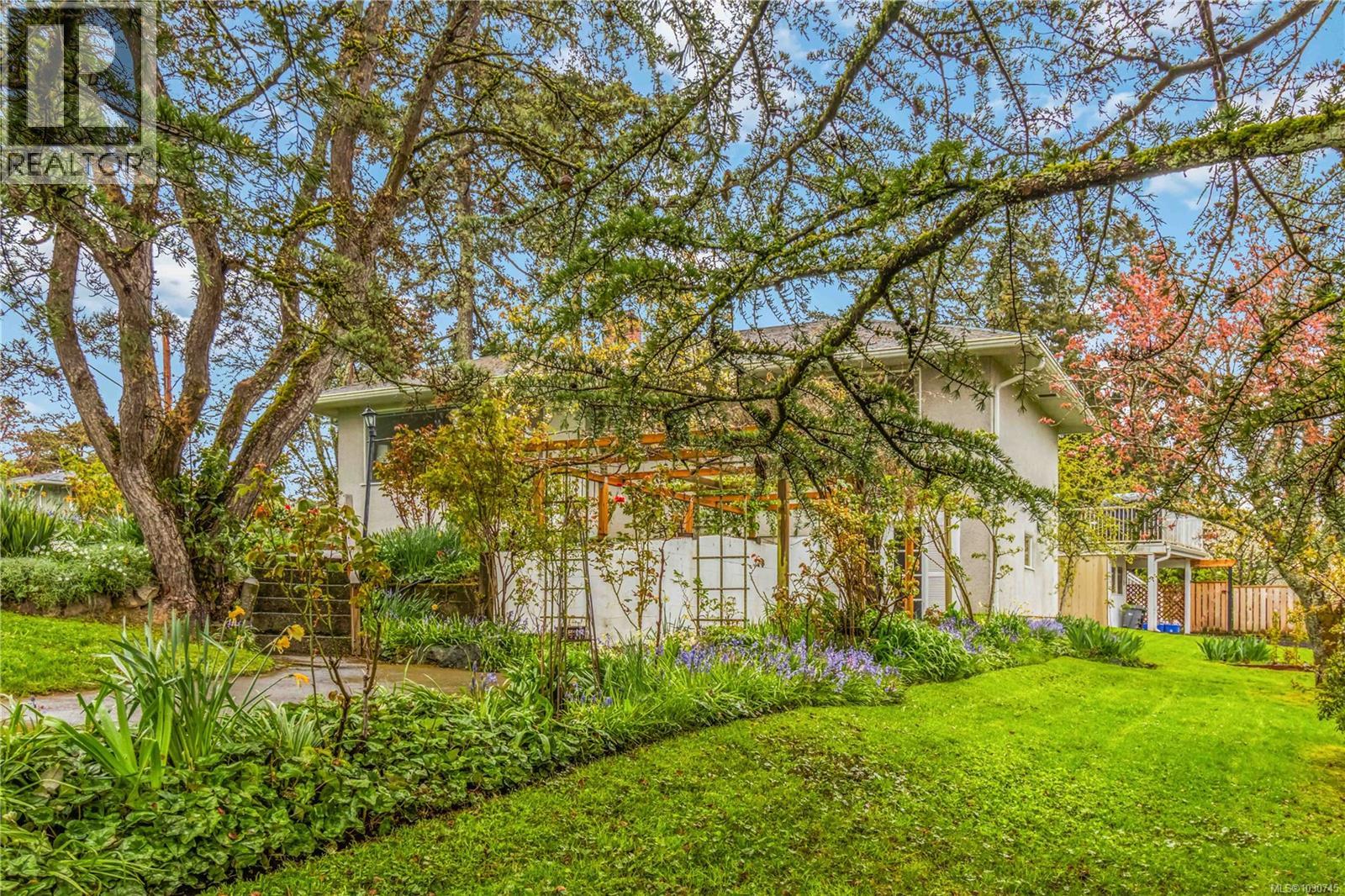 70 Kingham Pl - 2