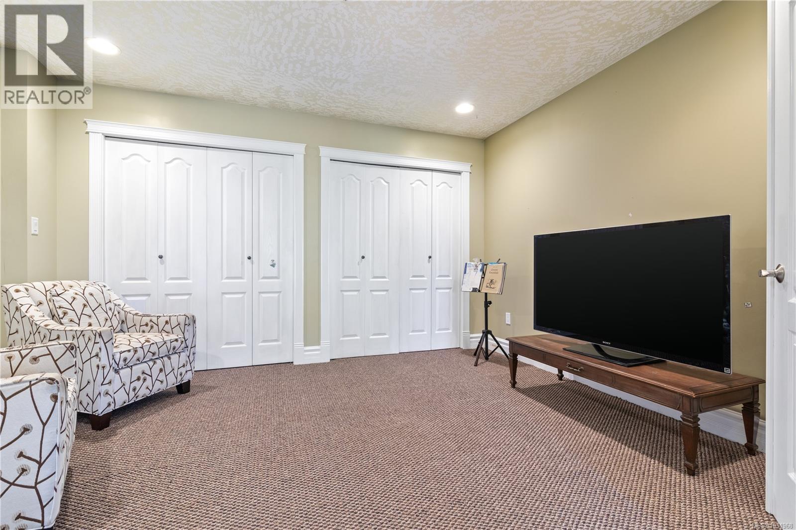 3361 Hatley Dr — photo 60