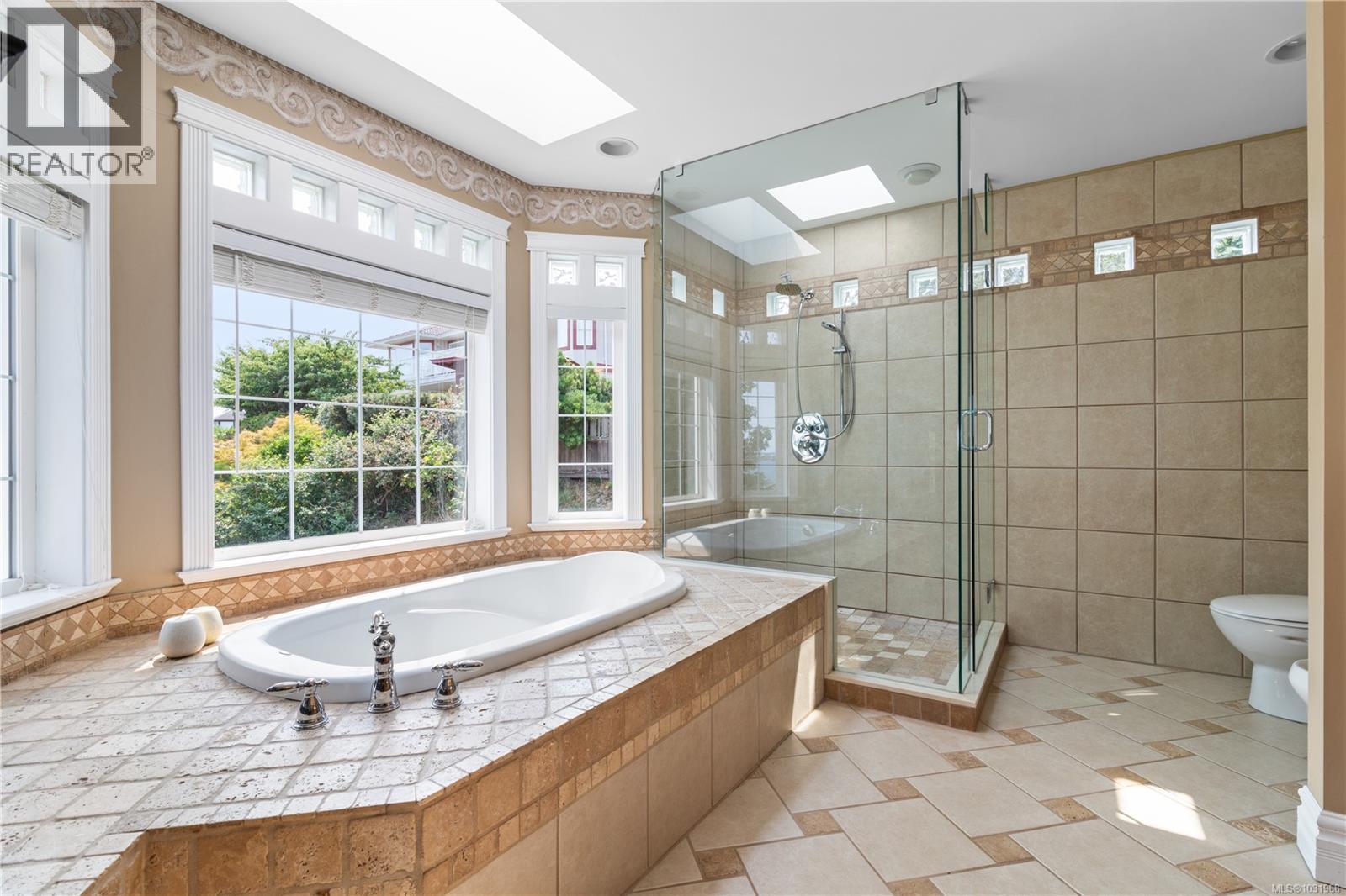 3361 Hatley Dr — photo 45