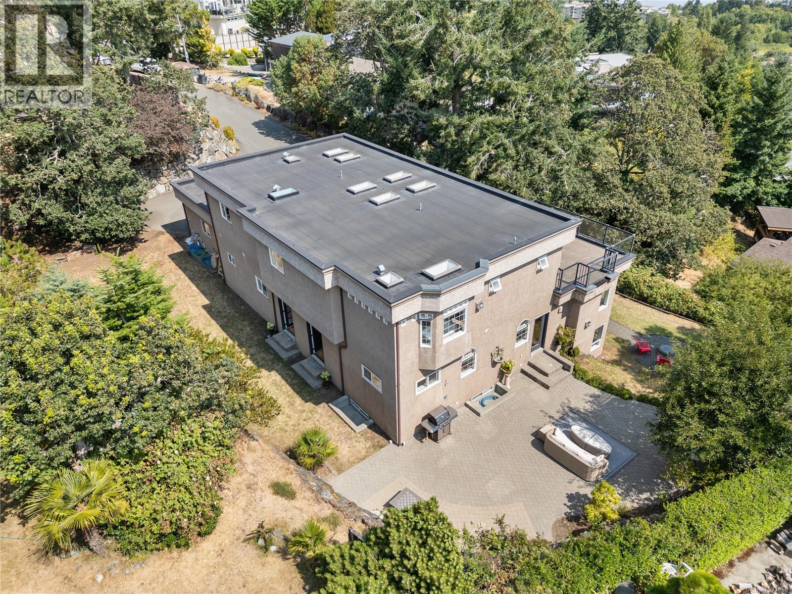 3361 Hatley Dr — photo 83