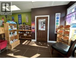 213 & 215 Centre Street, Nipawin, SK S0E1E0 Photo 32
