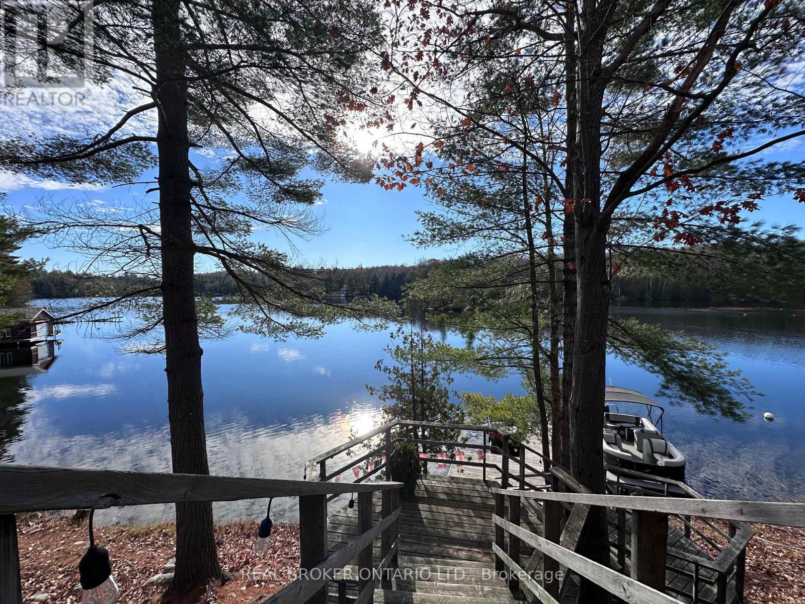 744 ISLAND 10/BAXTER LAKE - 2