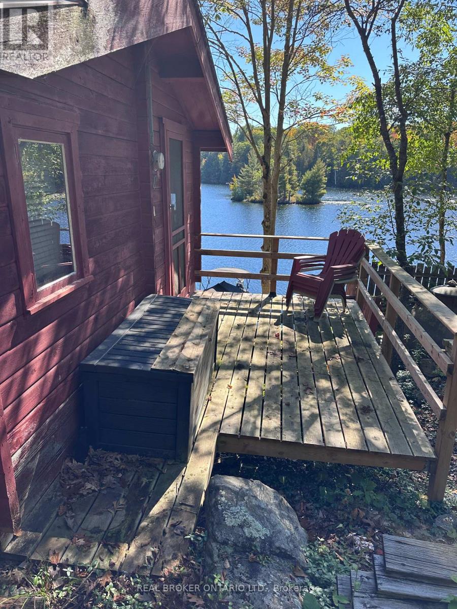 744 ISLAND 10/BAXTER LAKE - 27