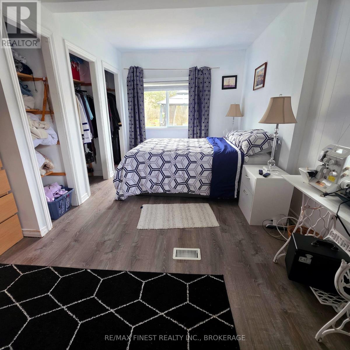 #16 5633 BATH ROAD - 15