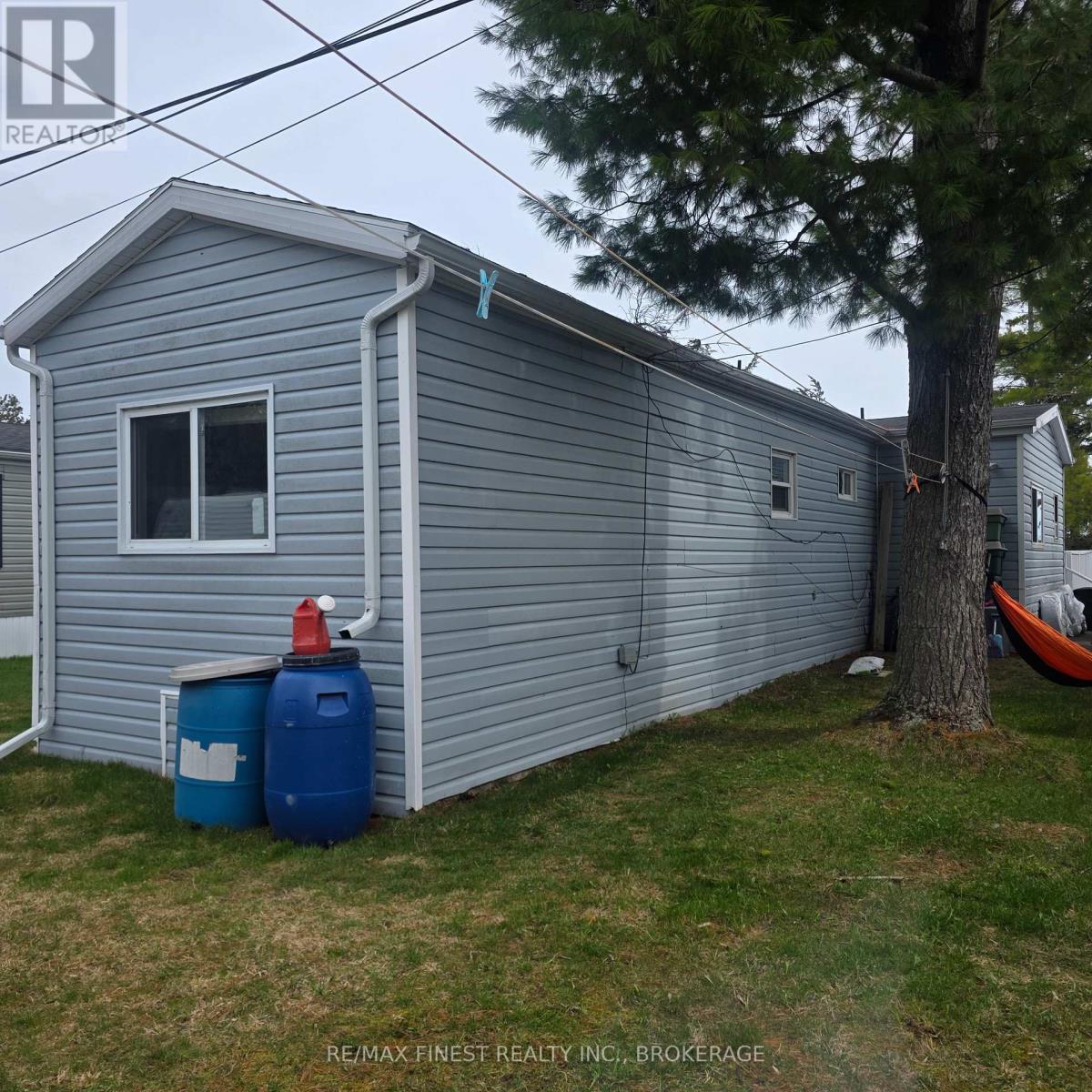 #16 5633 BATH ROAD - 22