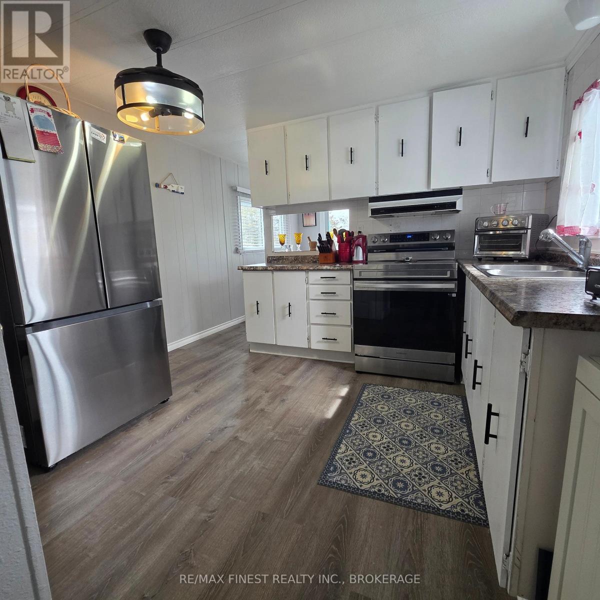 #16 5633 BATH ROAD - 6