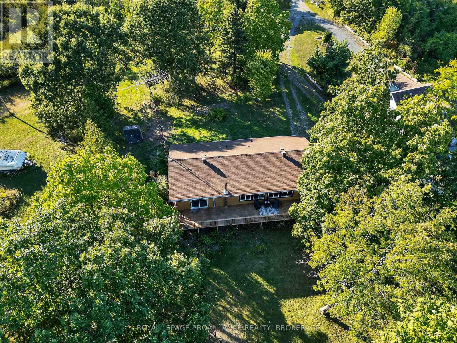 225 JOHNSON BAY LANE — photo 2