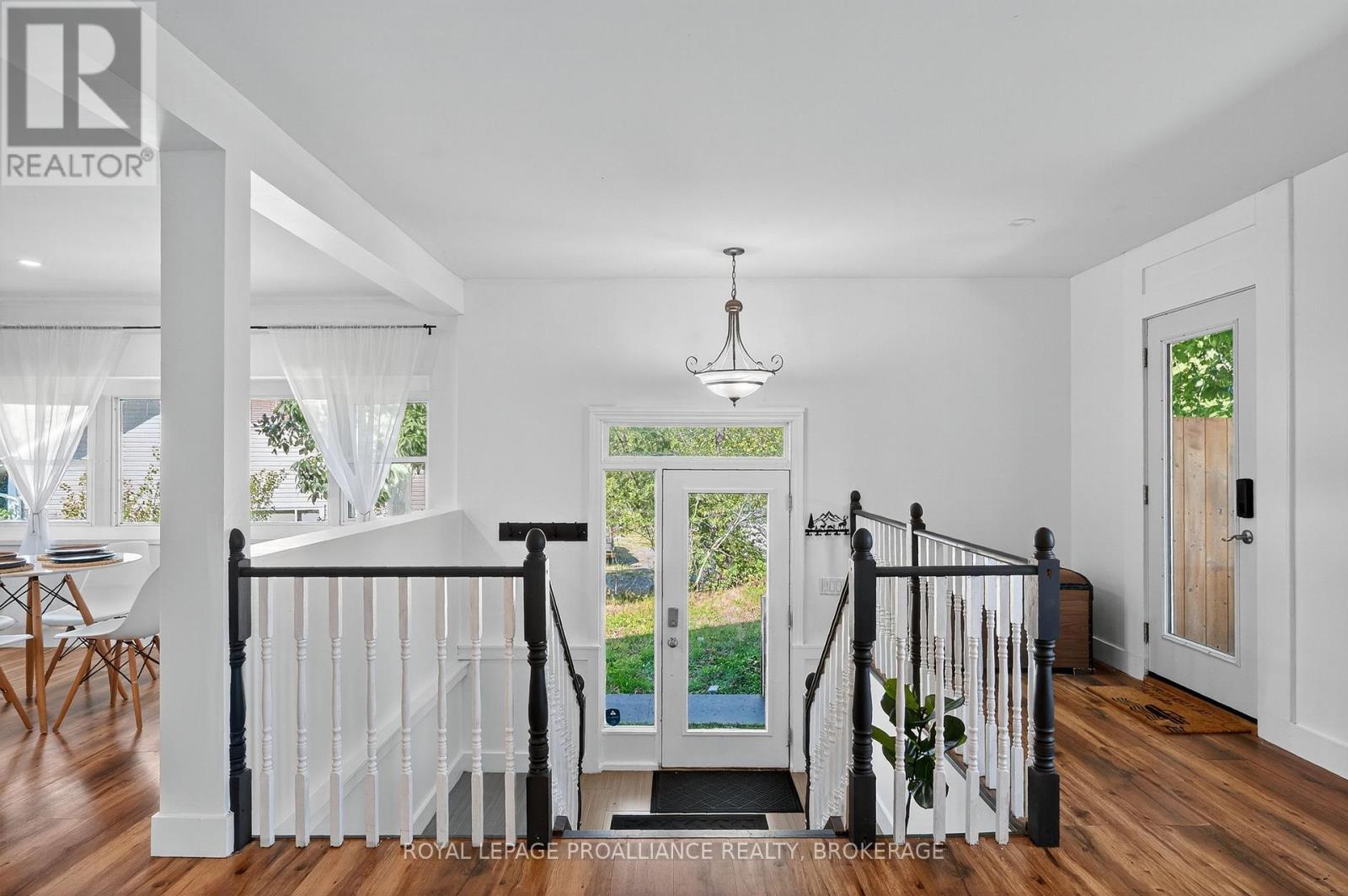225 JOHNSON BAY LANE — photo 20