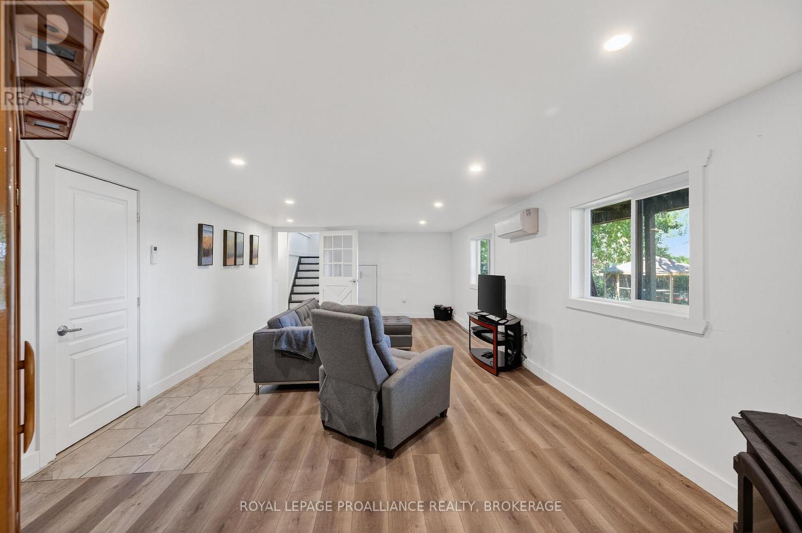 225 JOHNSON BAY LANE — photo 23