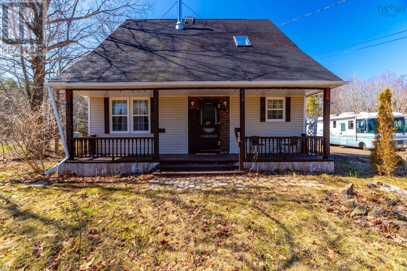 139 RUGGLES ROAD - 1