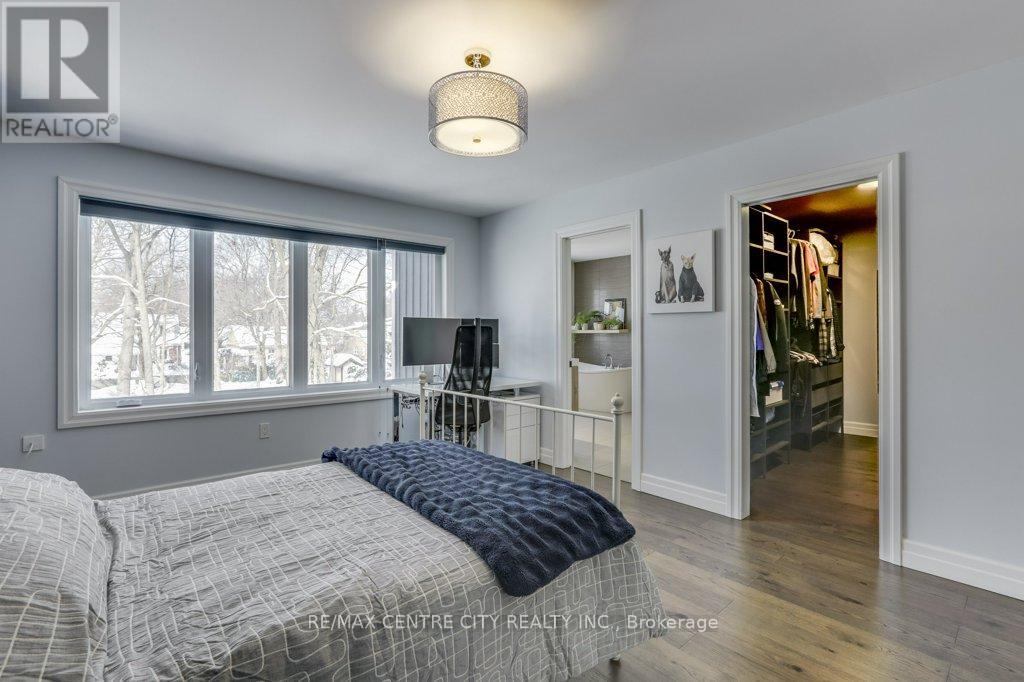 146 VICTORIA STREET — photo 23