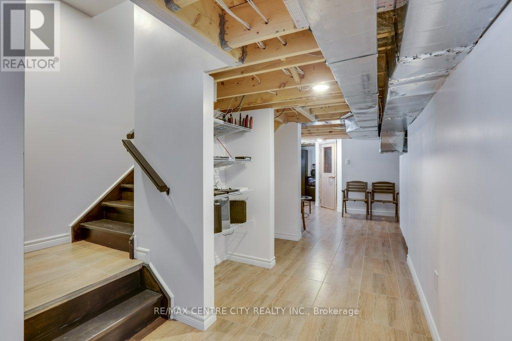 146 VICTORIA STREET — photo 35