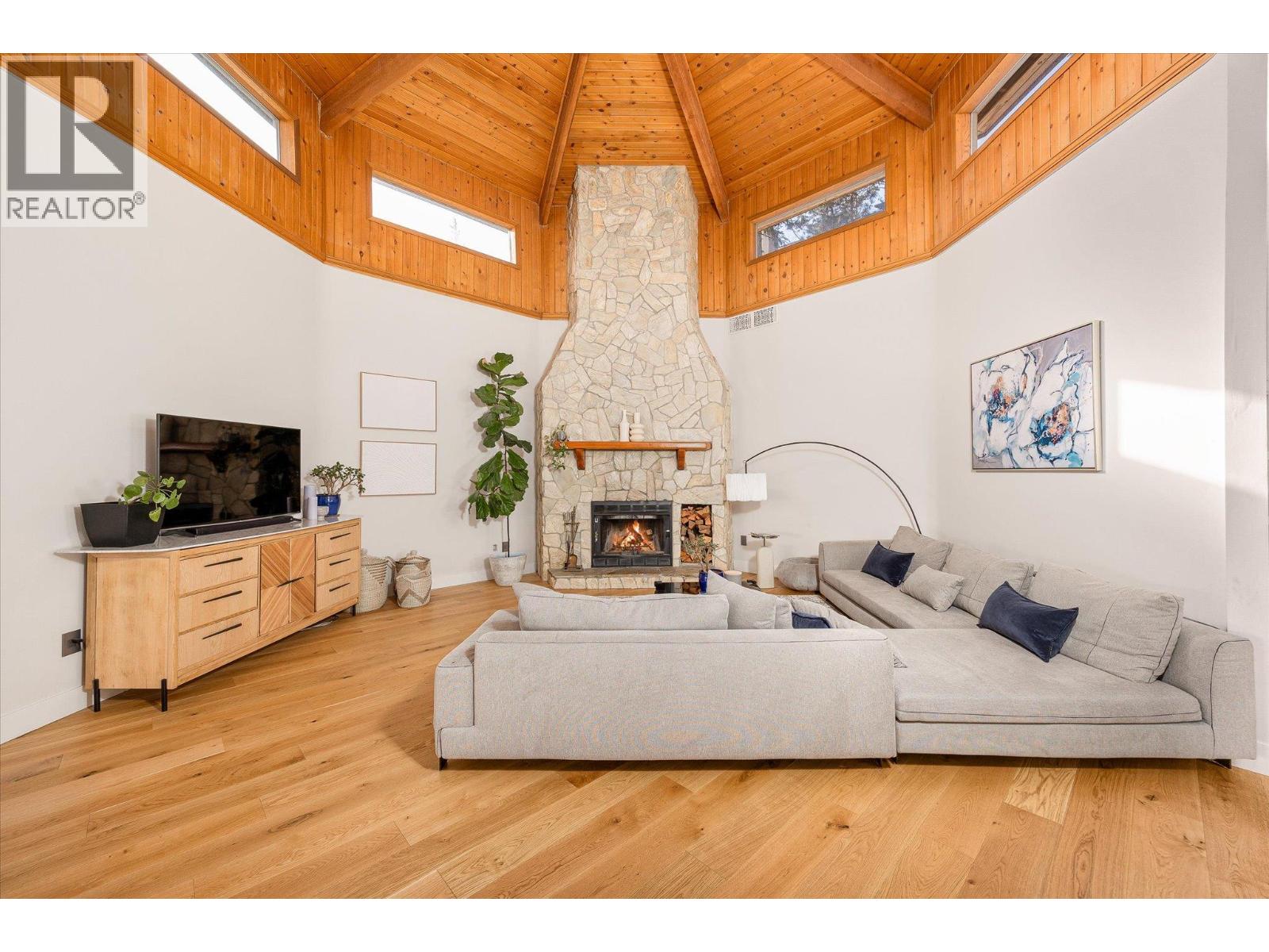  1446 Scott Crescent, West Kelowna