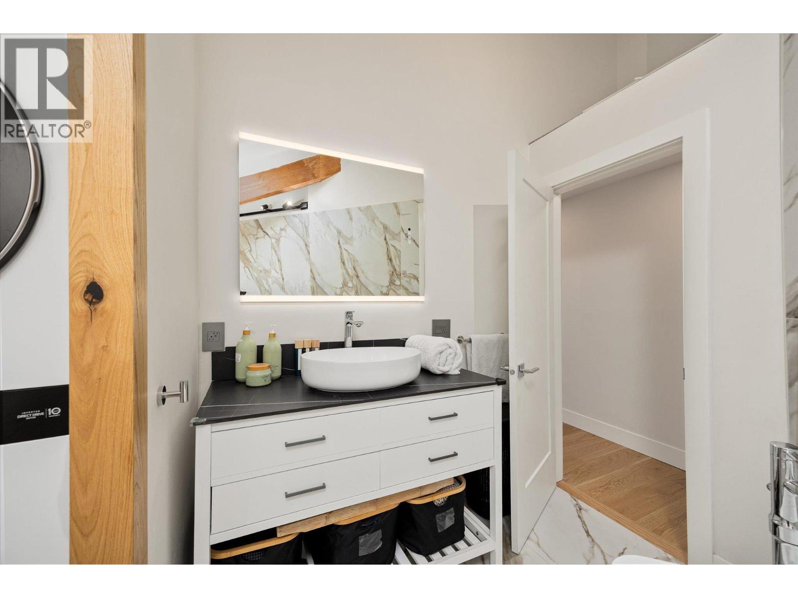  1446 Scott Crescent, West Kelowna