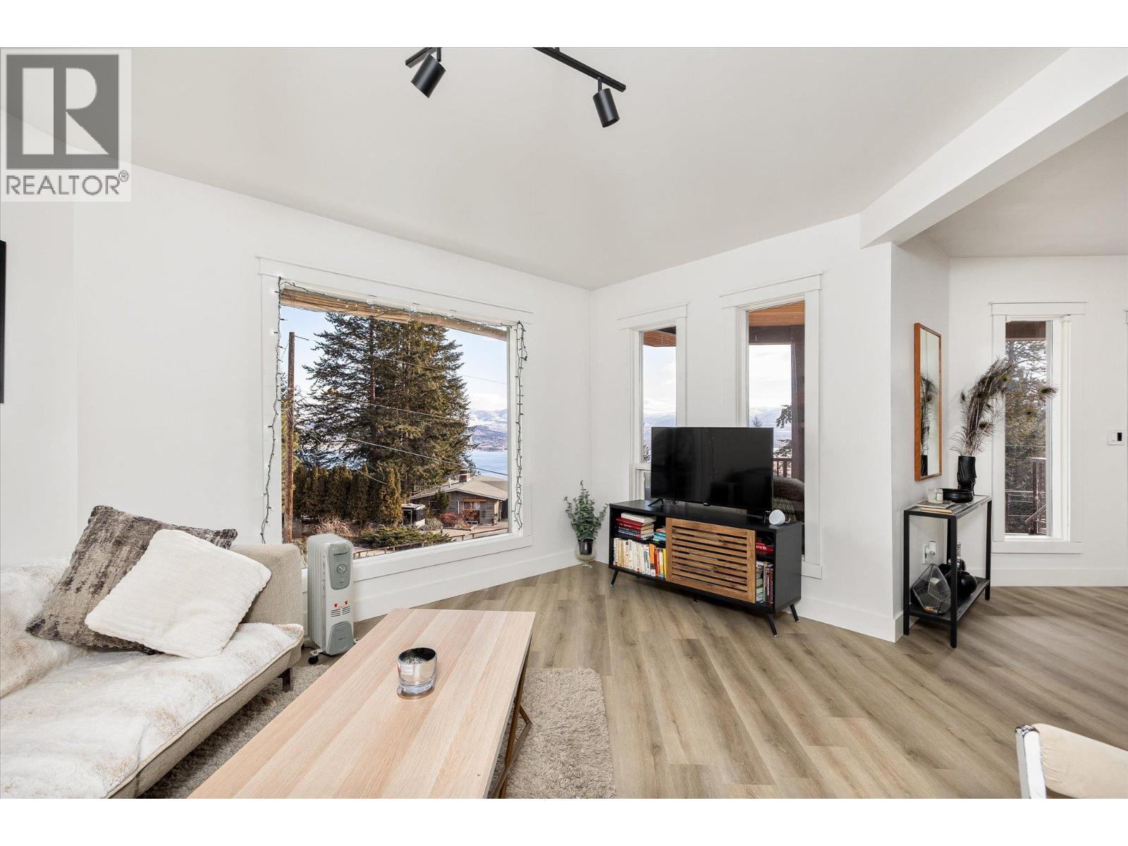  1446 Scott Crescent, West Kelowna