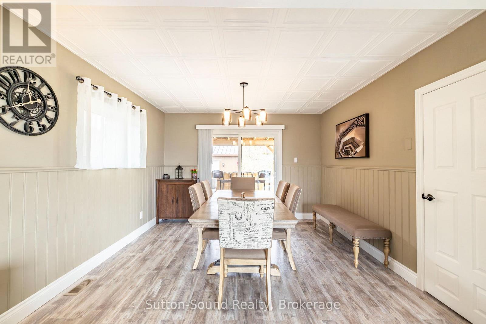 138 MACINTOSH DRIVE - 10
