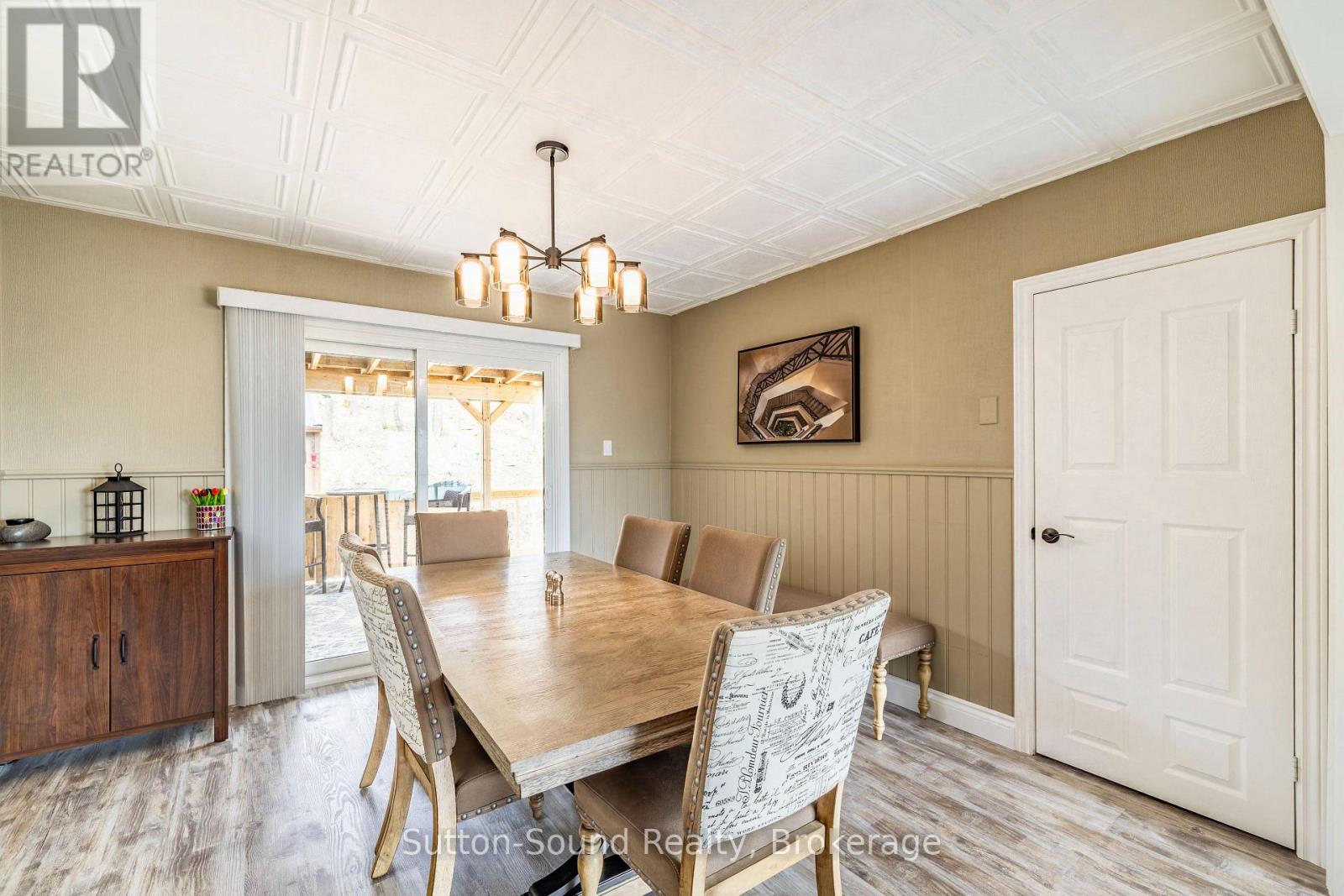 138 MACINTOSH DRIVE - 9