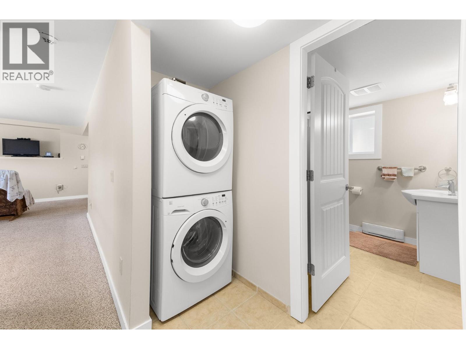  2545 Colleen Road, West Kelowna