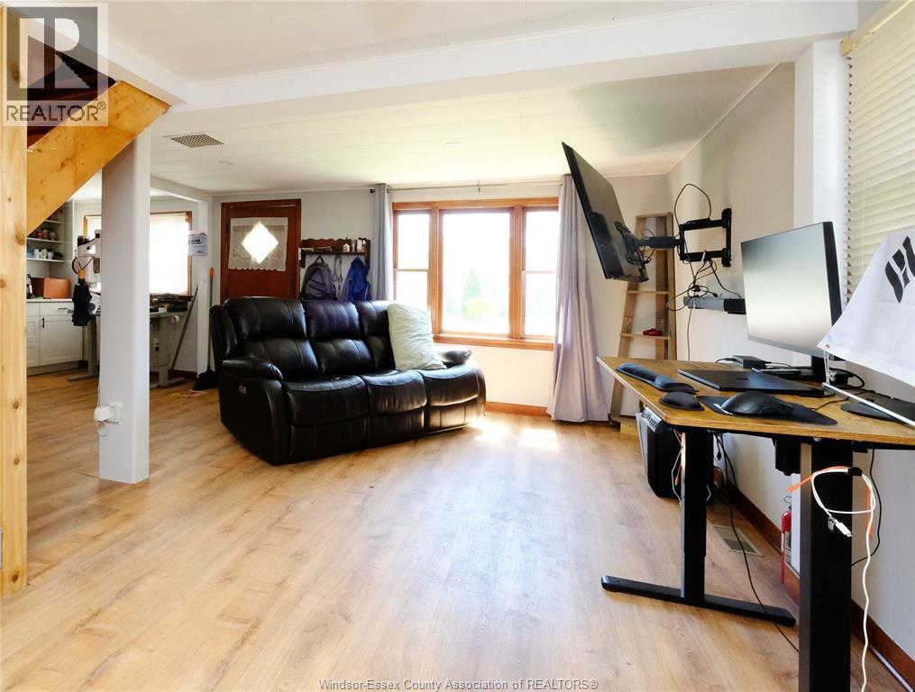 31 Maidstone AVENUE East, Essex, Ontario, N8M2J3 — Photo 4