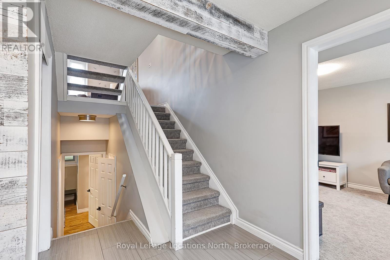 51 LIGHTHOUSE LANE W - 8