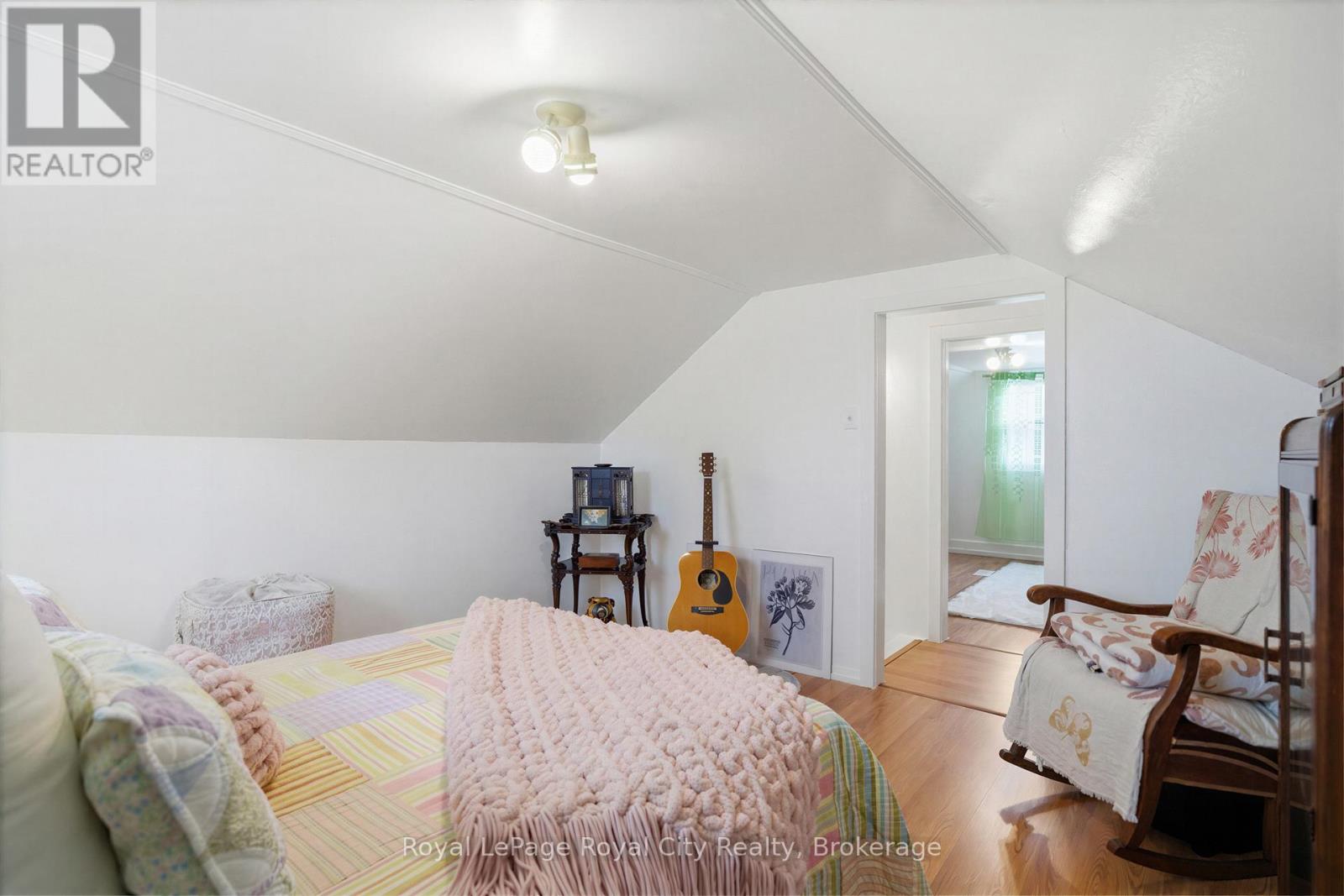 513 SPEEDVALE AVENUE E - 24