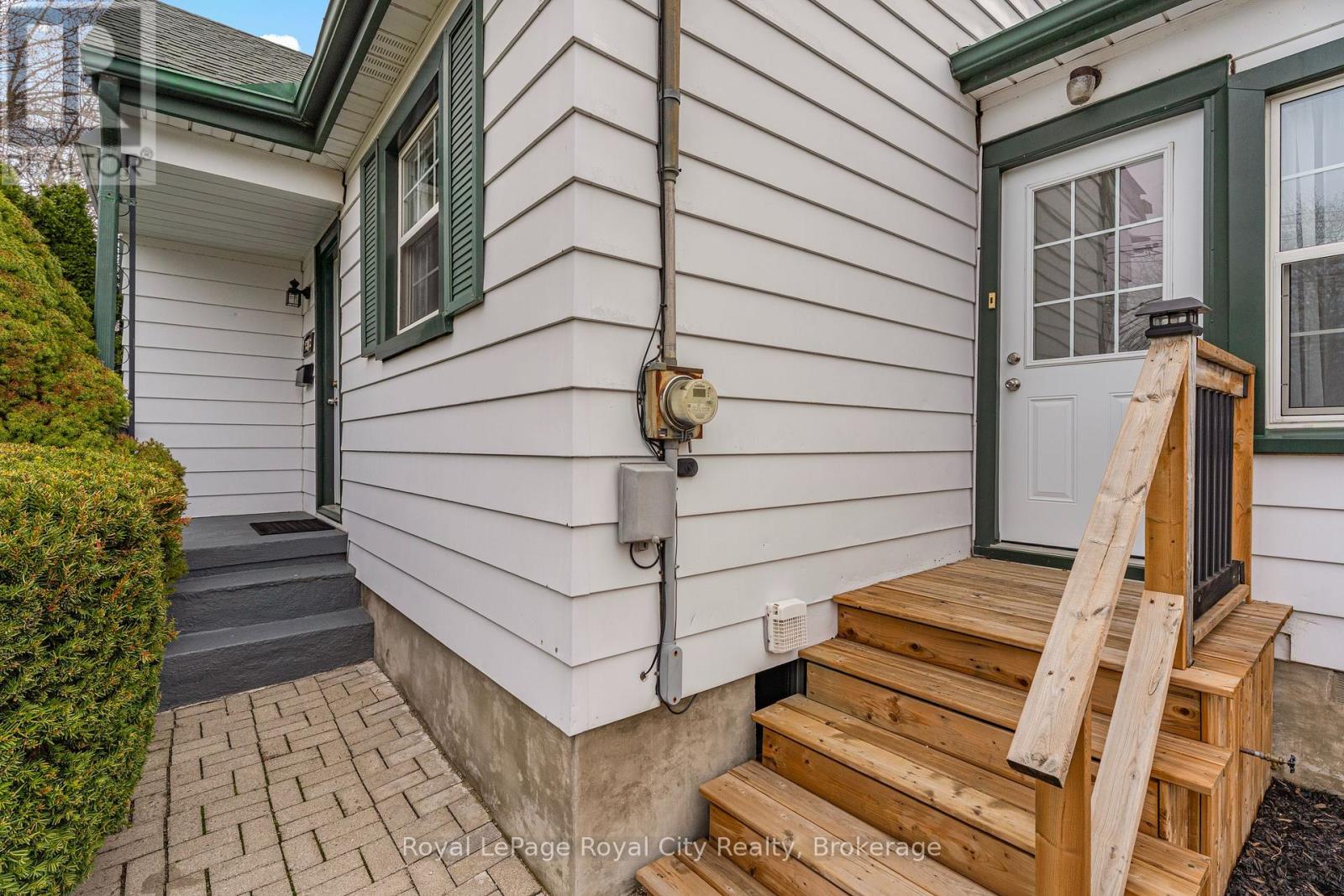 513 SPEEDVALE AVENUE E - 6