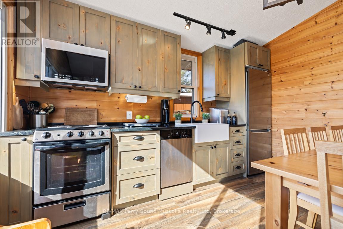 Updated Kitchen w stainless appliances,Farmer sink