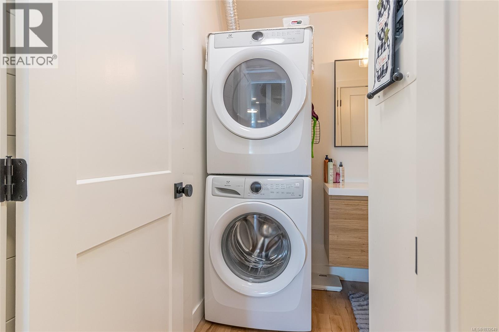 3155 WOODRUSH DR - 73