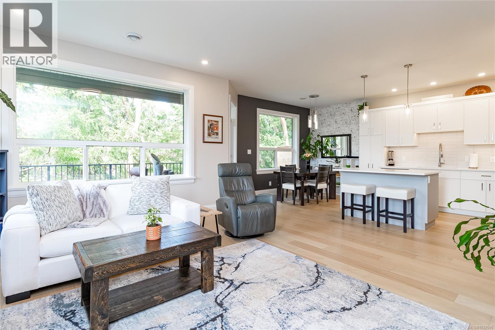 #143 1234 VIEWTOP RD - 12