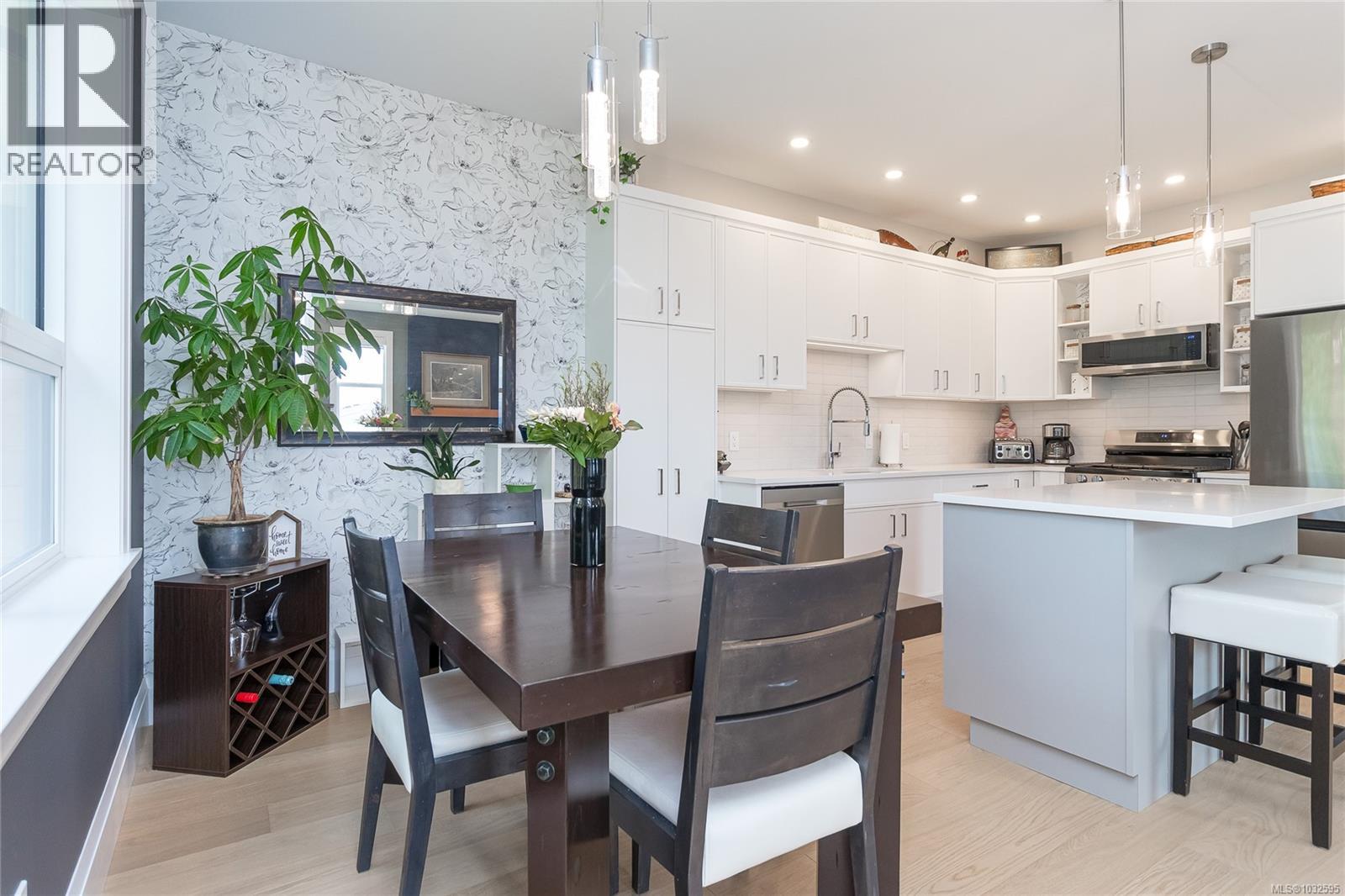 #143 1234 VIEWTOP RD - 15