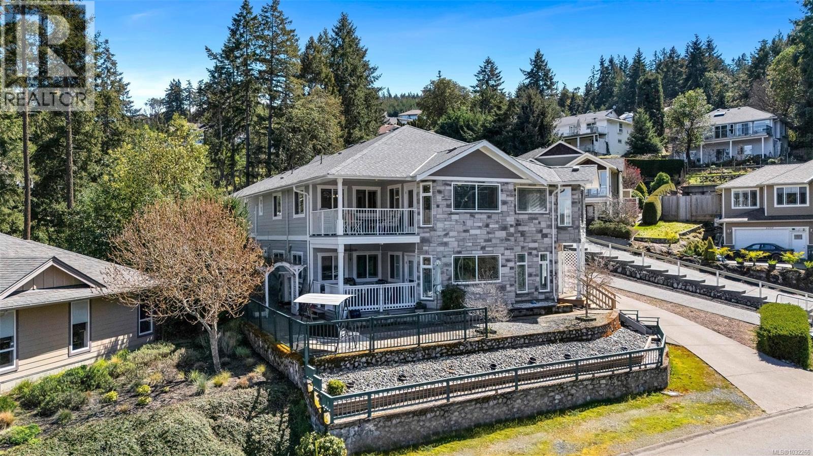 6265 CRESTWOOD DR - Image 2