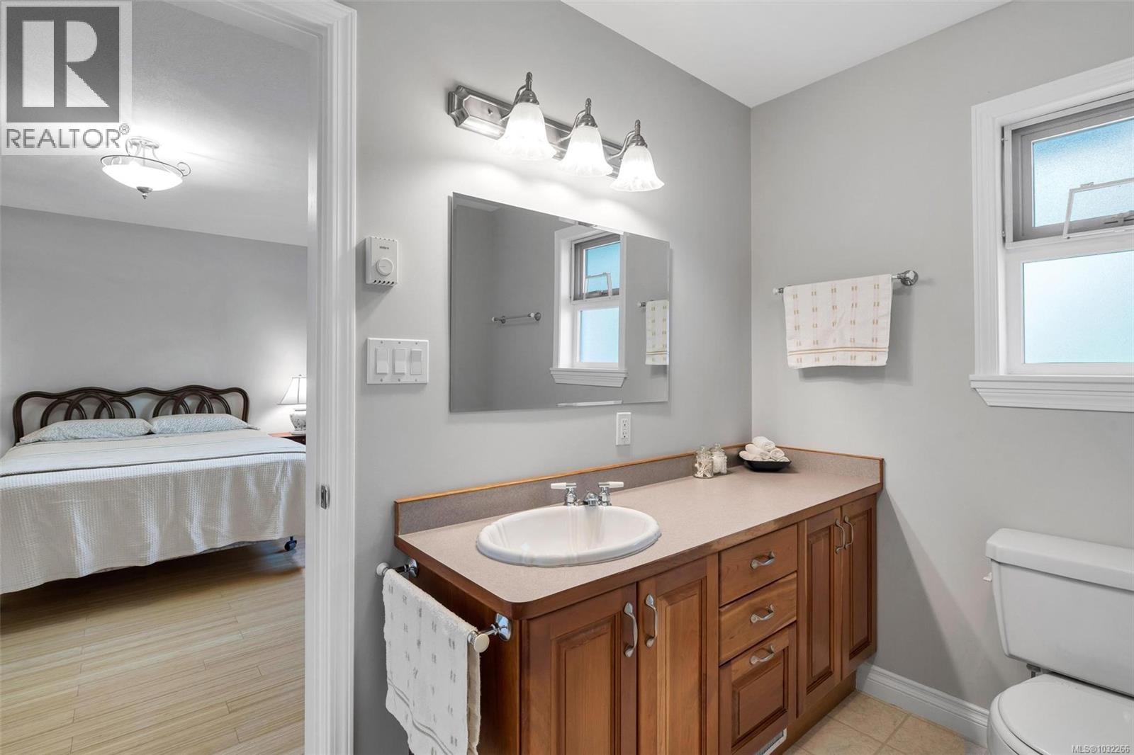 6265 CRESTWOOD DR - 23