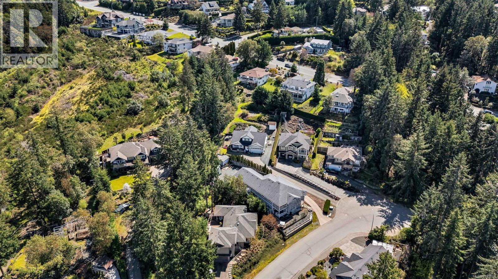 6265 CRESTWOOD DR - 71