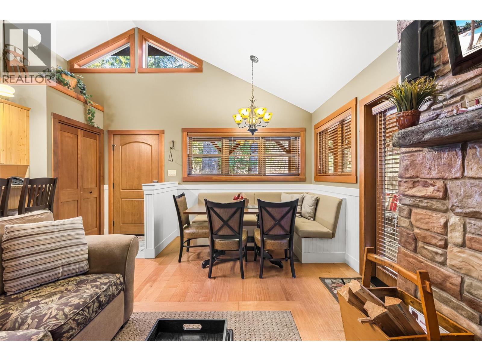 #10 16321 Woolgar Road Unit# 10 - 12