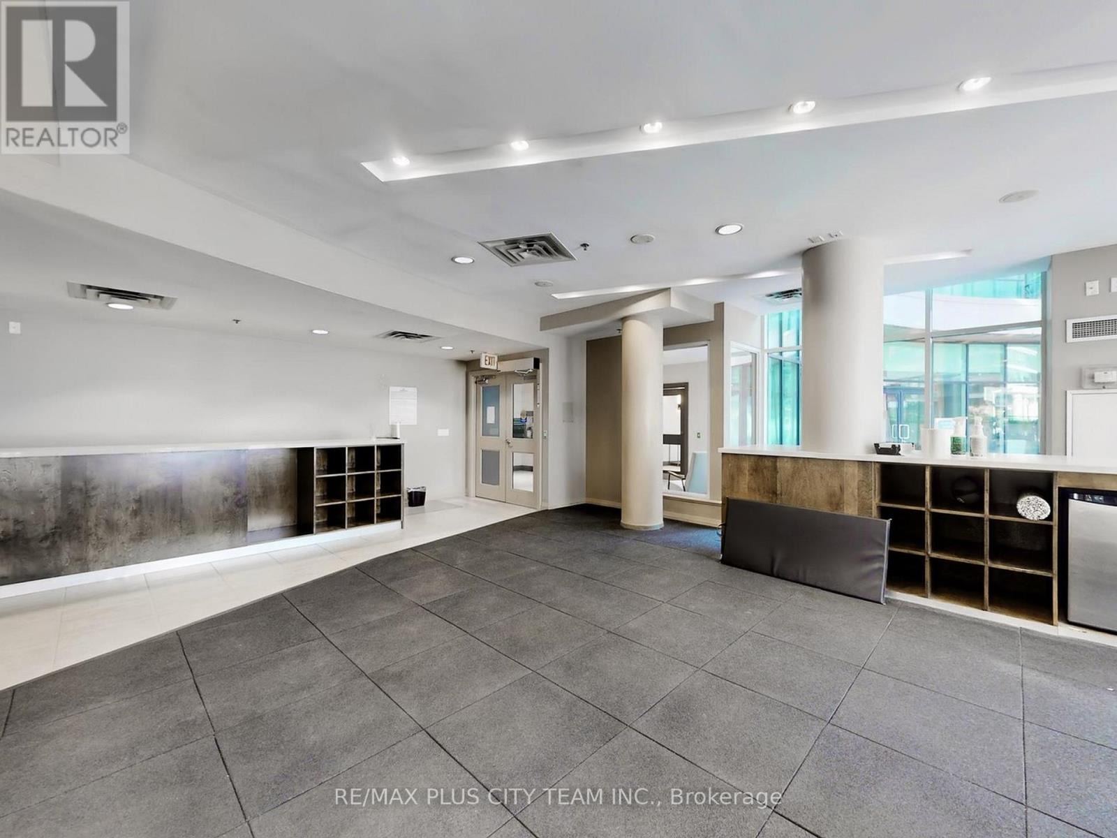 #502 16 YONGE STREET - 34