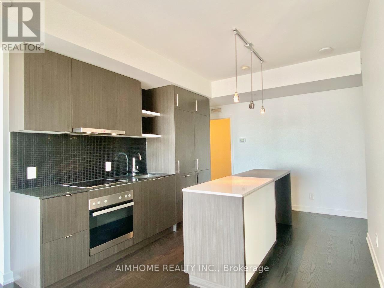 #6705 100 HARBOUR STREET - 3
