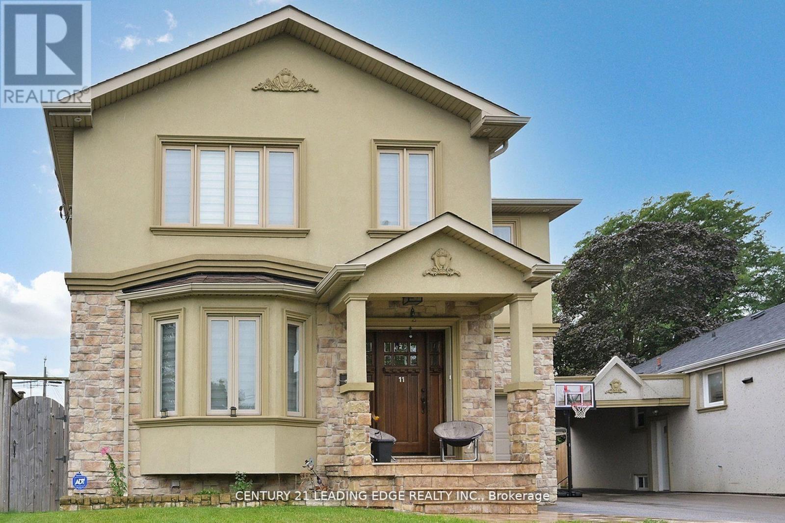 11 BELLVARE CRESCENT - 2