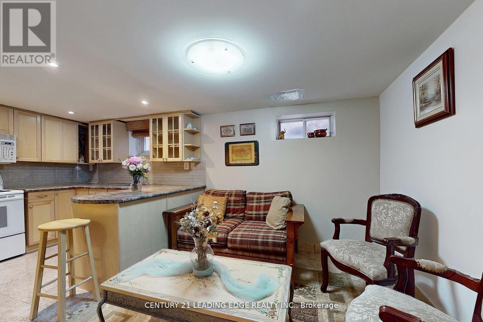 11 BELLVARE CRESCENT - 32