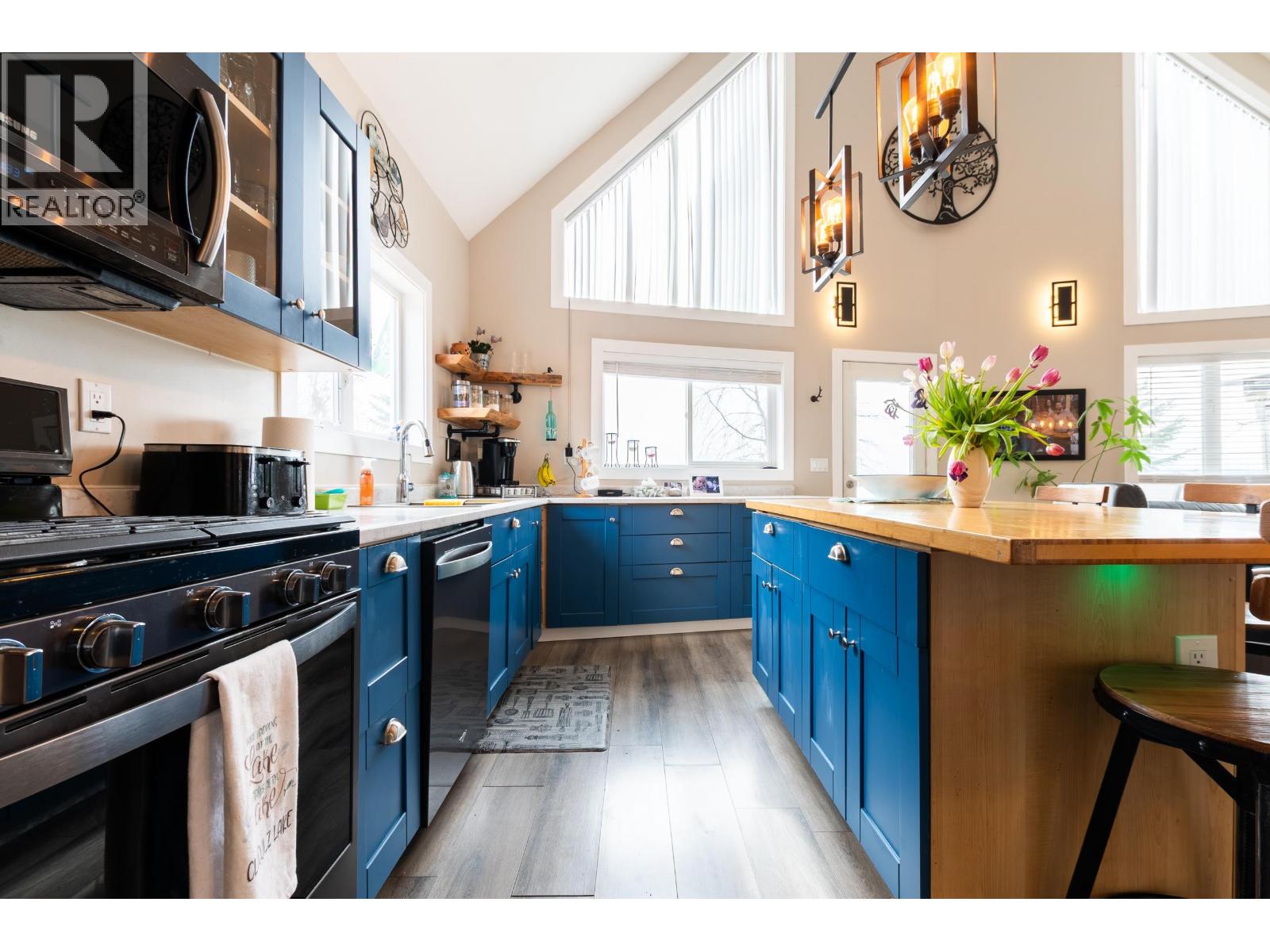 50465 LAKES ROAD - 12