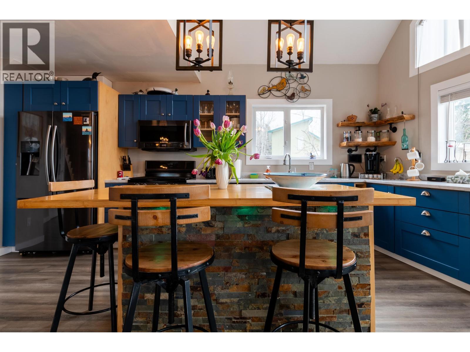 50465 LAKES ROAD - 15