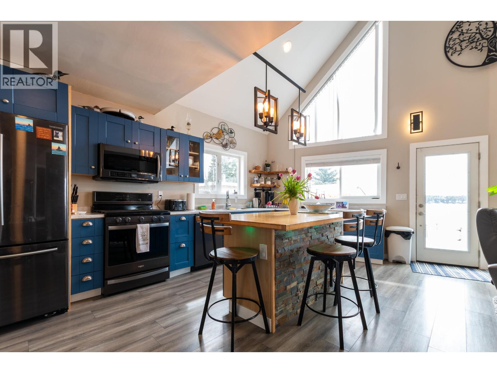 50465 LAKES ROAD - 23