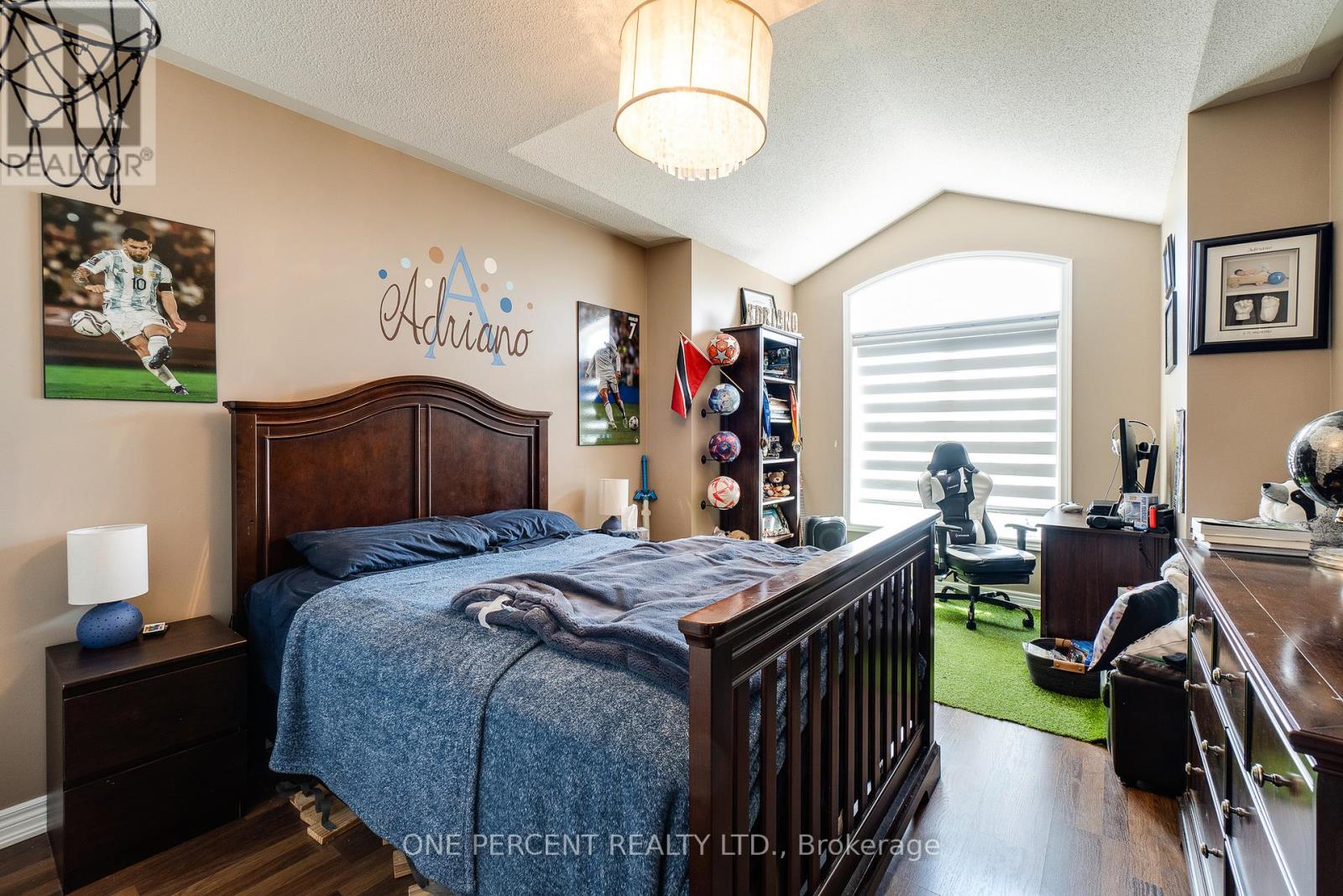 38 BOWKETT DRIVE - 30