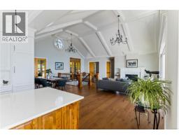 Media - 4585 Leyns Rd, Saanich, BC V8N3A1 Photo 19