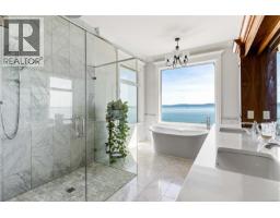 4585 Leyns Rd, Saanich, BC V8N3A1 Photo 38