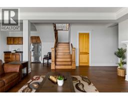 4585 Leyns Rd, Saanich, BC V8N3A1 Photo 47