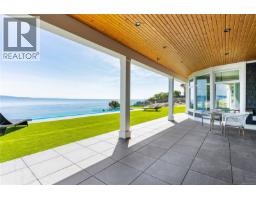 4585 Leyns Rd, Saanich, BC V8N3A1 Photo 54