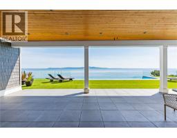 4585 Leyns Rd, Saanich, BC V8N3A1 Photo 55